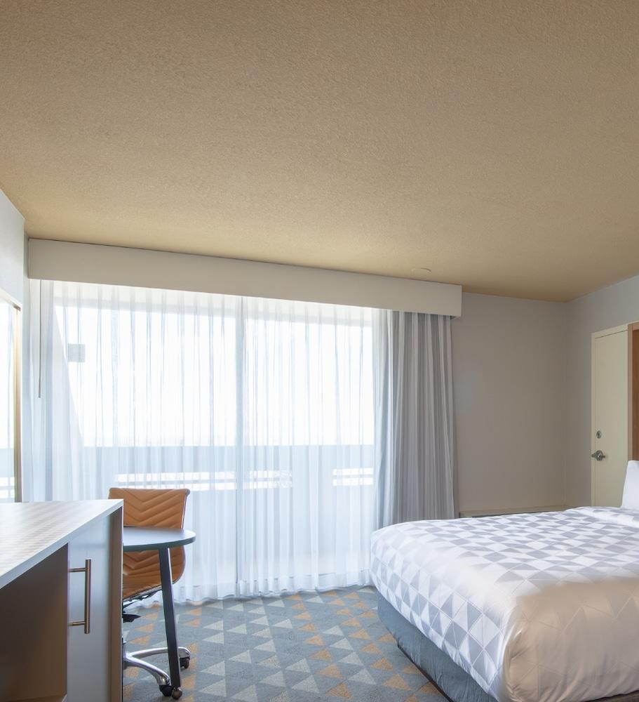 Holiday Inn Denver East By Ihg Kültér fotó